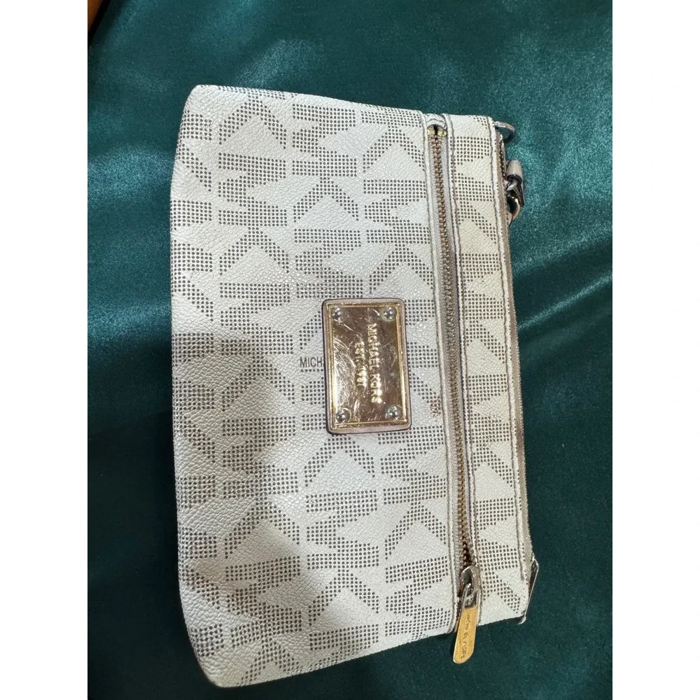 Michael Kors Signature Monogram Wristlet Clutch Cream Beige Gold Tone Hardware